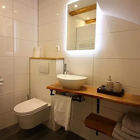 Txl Bed and Breakfast 3*